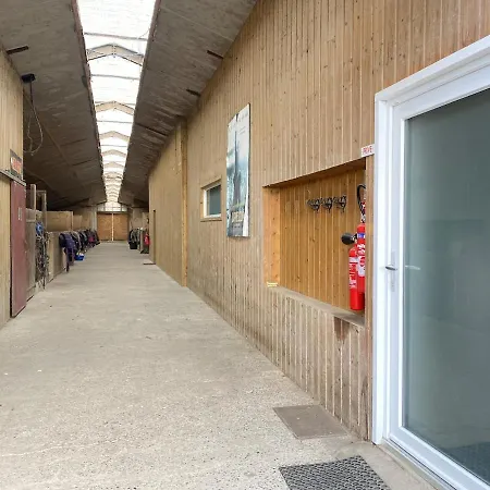 Holiday home Equestre Au Bord Du Canal Nantes A Brest *